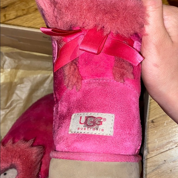 Pink uggs - Picture 3 of 5